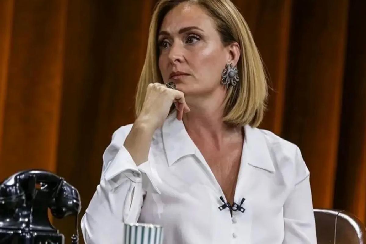 Gözlerden uzaky aşk yaşayan Ceyda Düvenci’den sürpriz kutlama