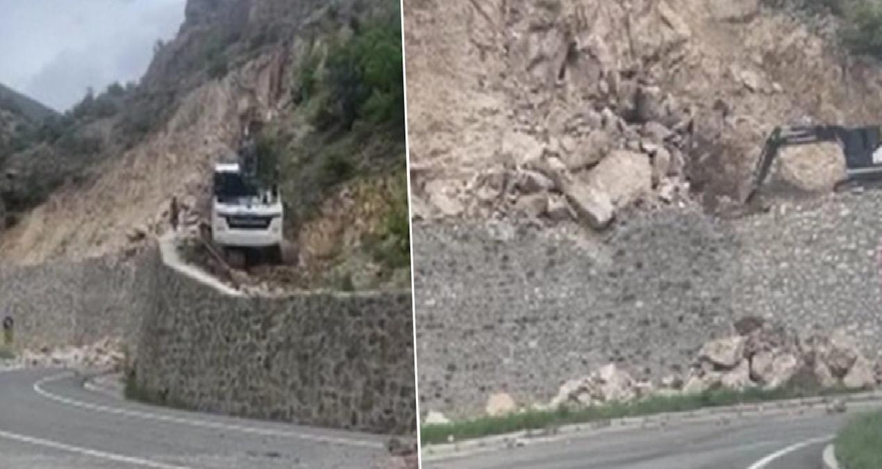 Gümüşhane’de heyelan nedeniyle mahalle yolu ulaşıma kapatıldı