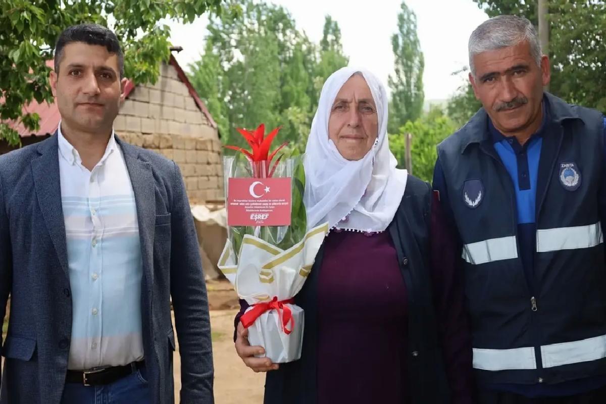 Güroymak Belediye Başkanı Mutlu, şehit annelerinin Anneler Günü’nü kutladı