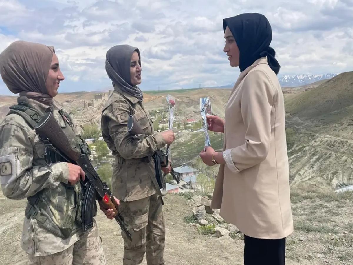 Güvenlik Korucusu Annelerin Günü Kutlandı