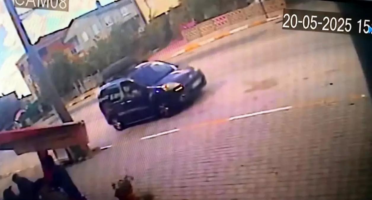 Hafif Ticari Araç İnsana Çarptı