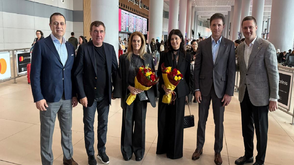 Hagi ve Popescu, UEFA Kupası zaferinin yıl dönümü için İstanbul’da