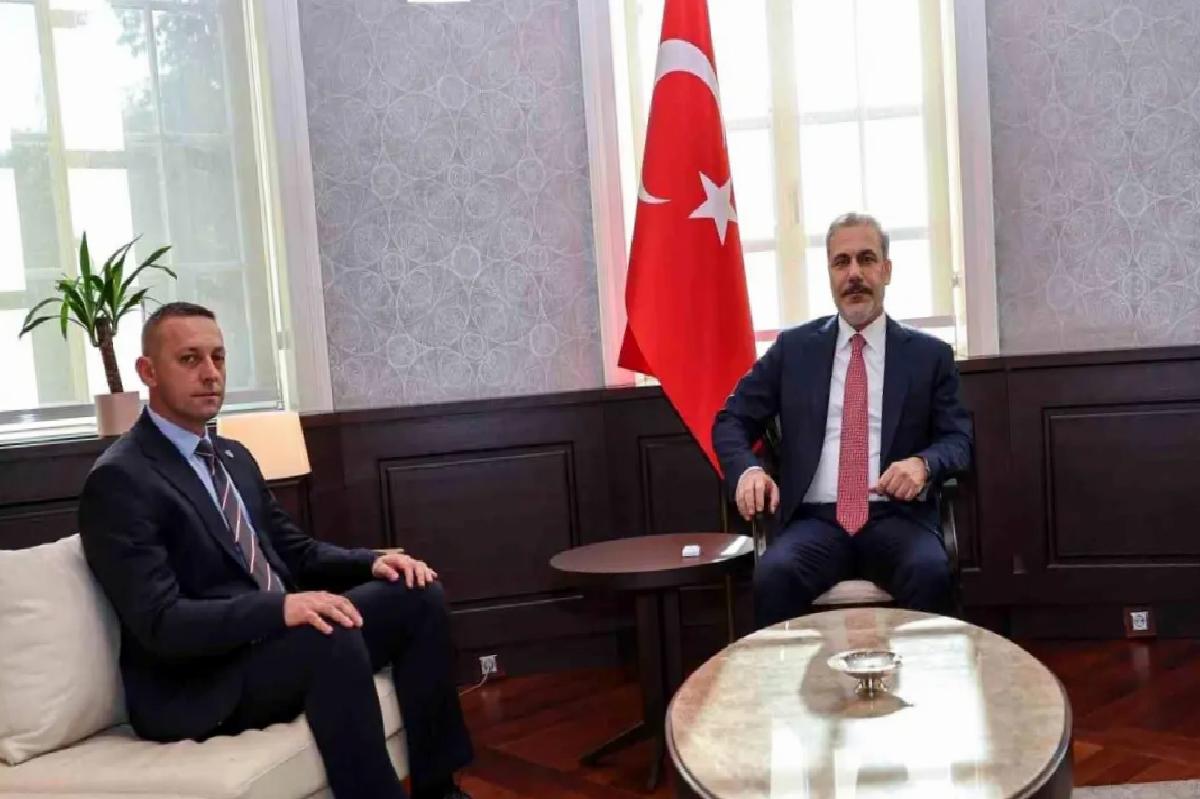 Hakan Fidan, Sırbistan’da Ahmedin Şkriyel’i kabul etti