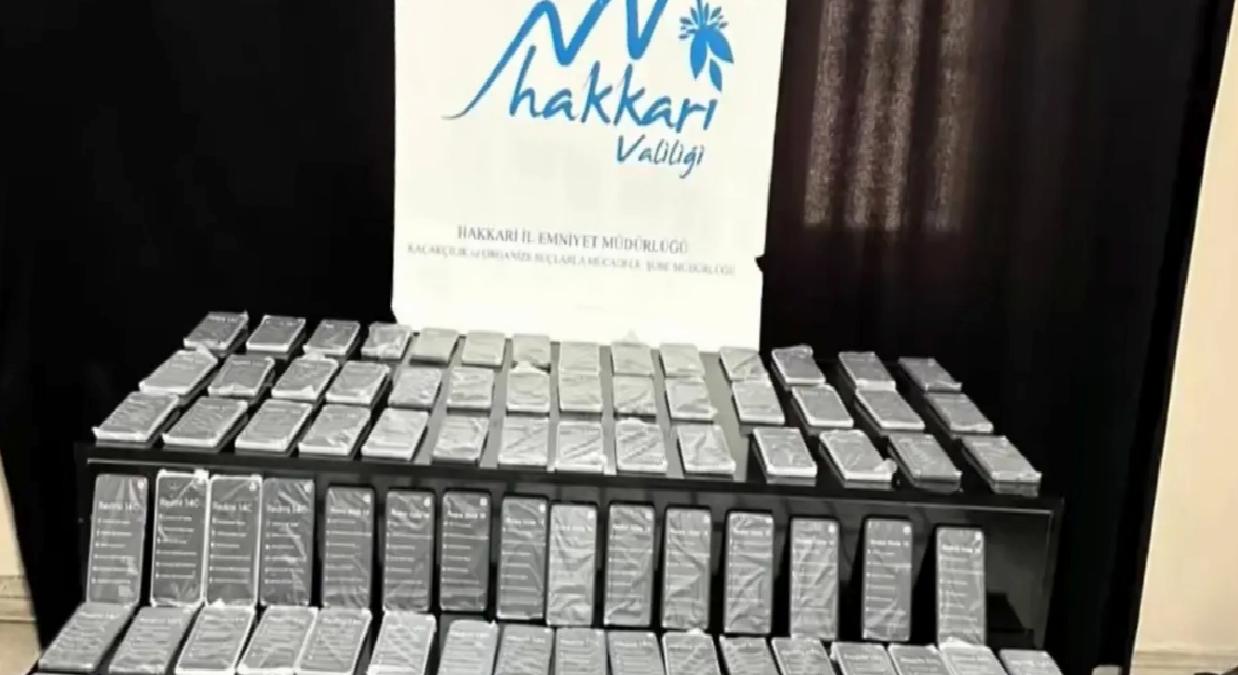 Hakkari’de 136 Kaçak Cep Telefonu Ele Geçirildi