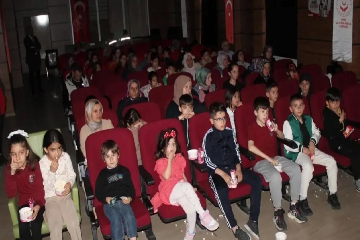 Hakkari’de Aile Yılı Sinema Etkinliği