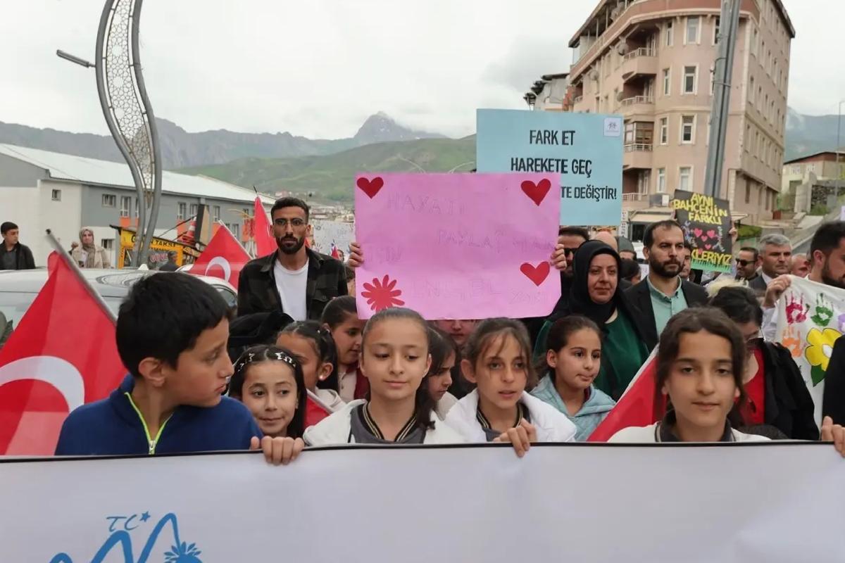 Hakkari’de Engelliler Haftası Yürüyüşü