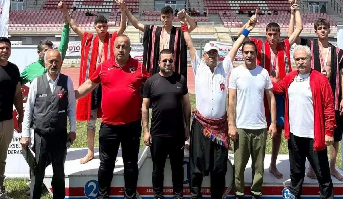 Hakkari’den Aba Güreşi Başarısı