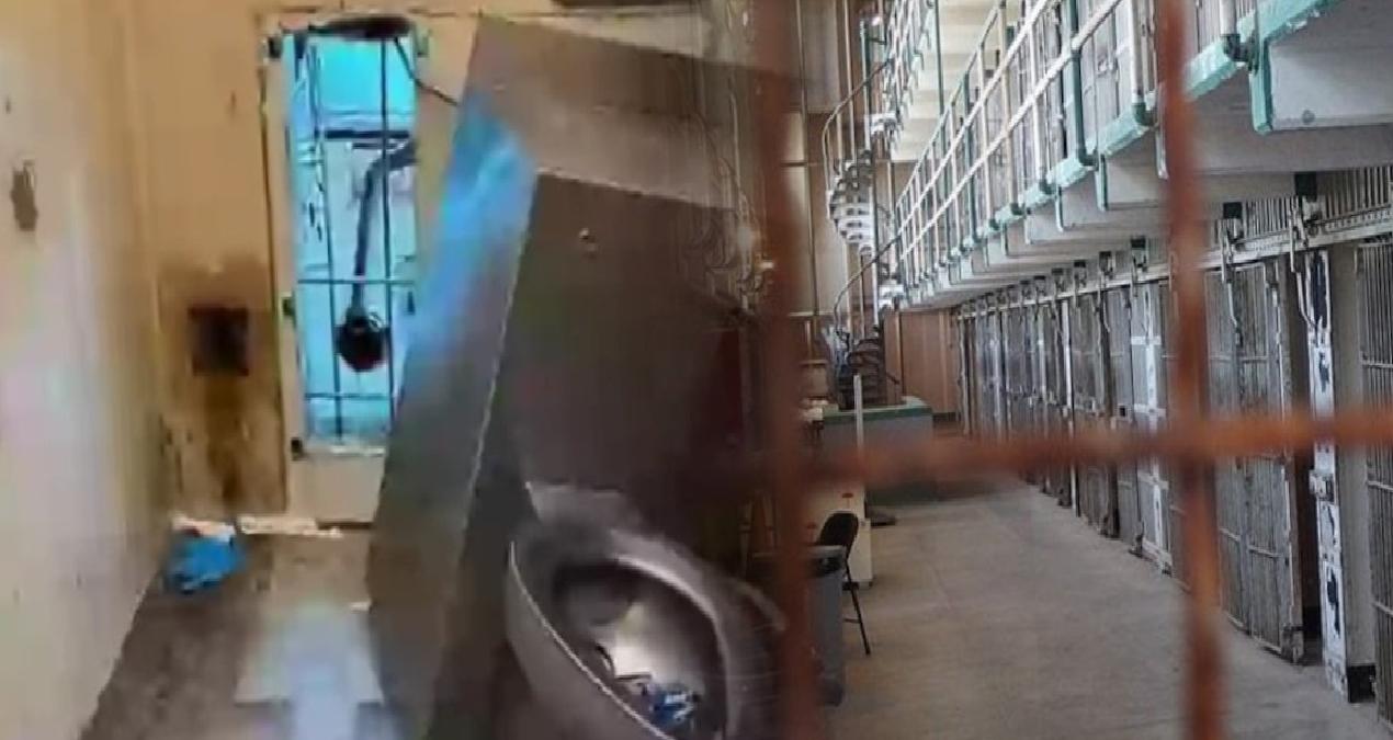 Hapishane duvarında delik açtılar, gardiyanların ruhu duymadı: Film sahnesini aratmadı
