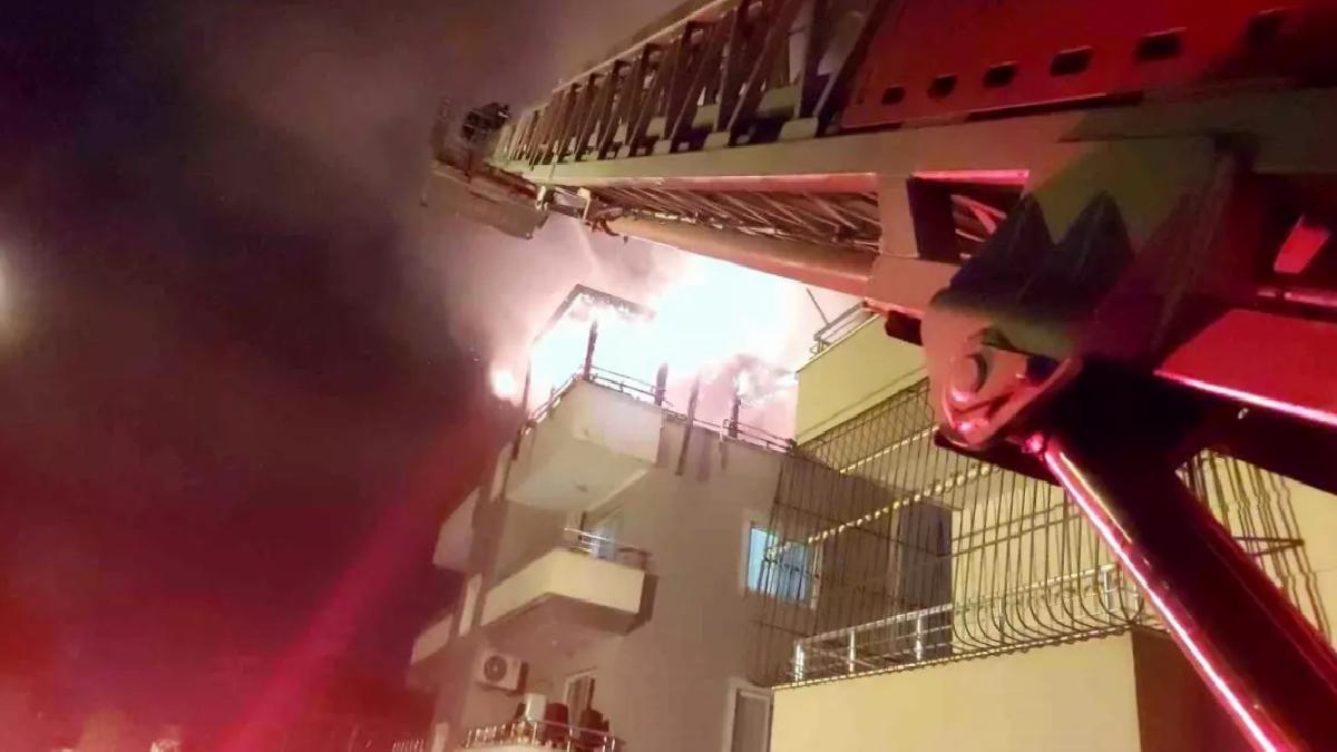 Hatay’da Apartmanda Yangın