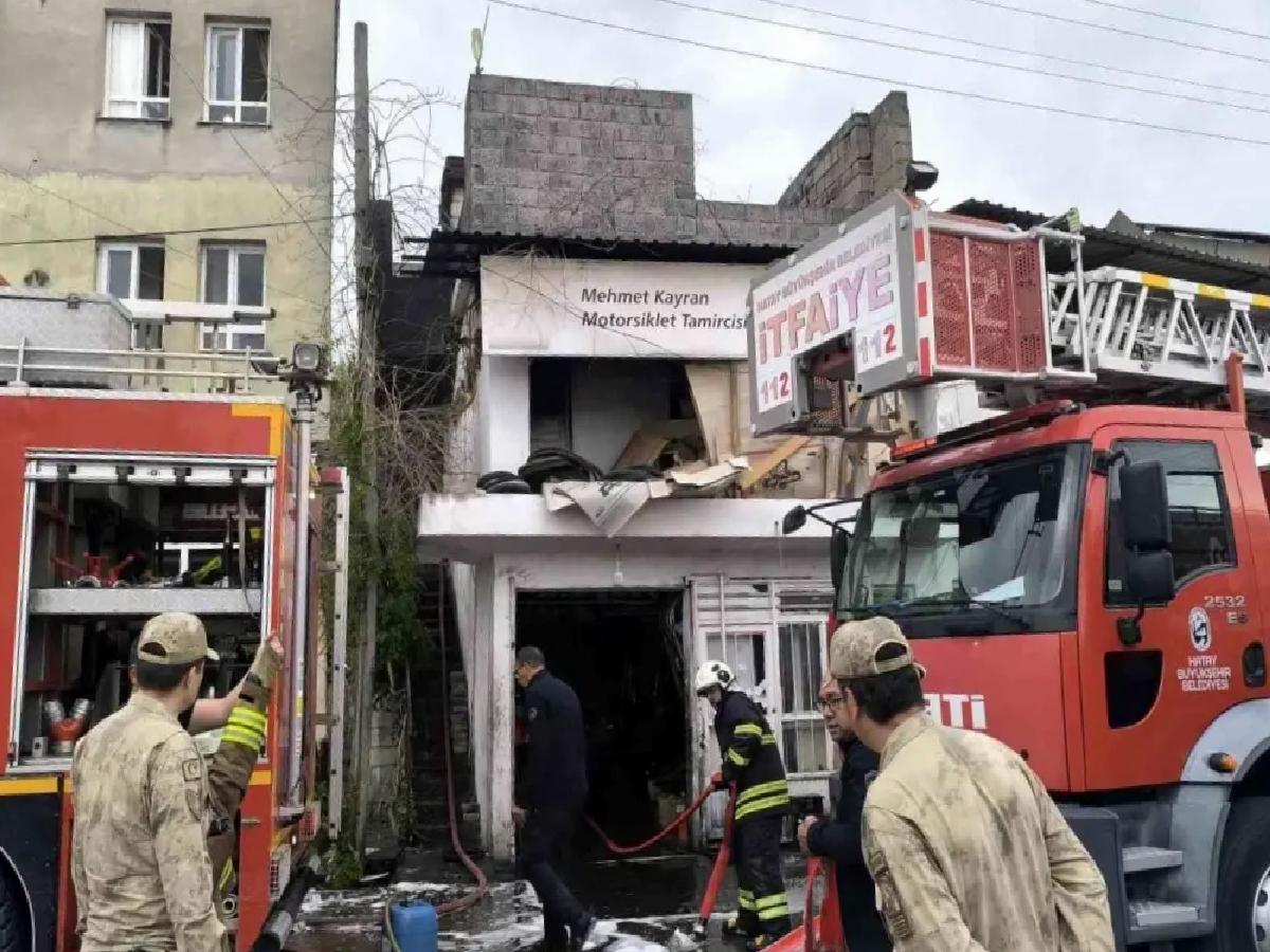 Hatay’da Motosiklet Tamircisinde Yangın