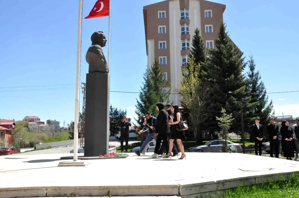 Haydar Aliyev 102. Doğum Gününde Anıldı