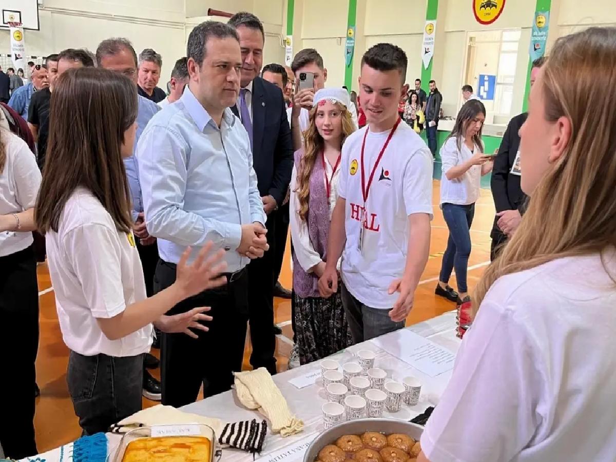 Hayrabolu’da TÜBİTAK 4006 Bilim Fuarı Açıldı