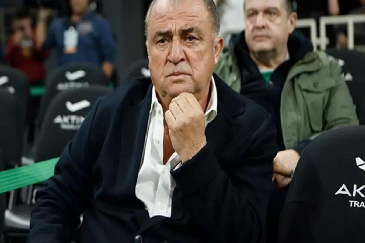 Herkes Fatih Terim’in evinin bahçesine astığı bayrağı konuşuyor