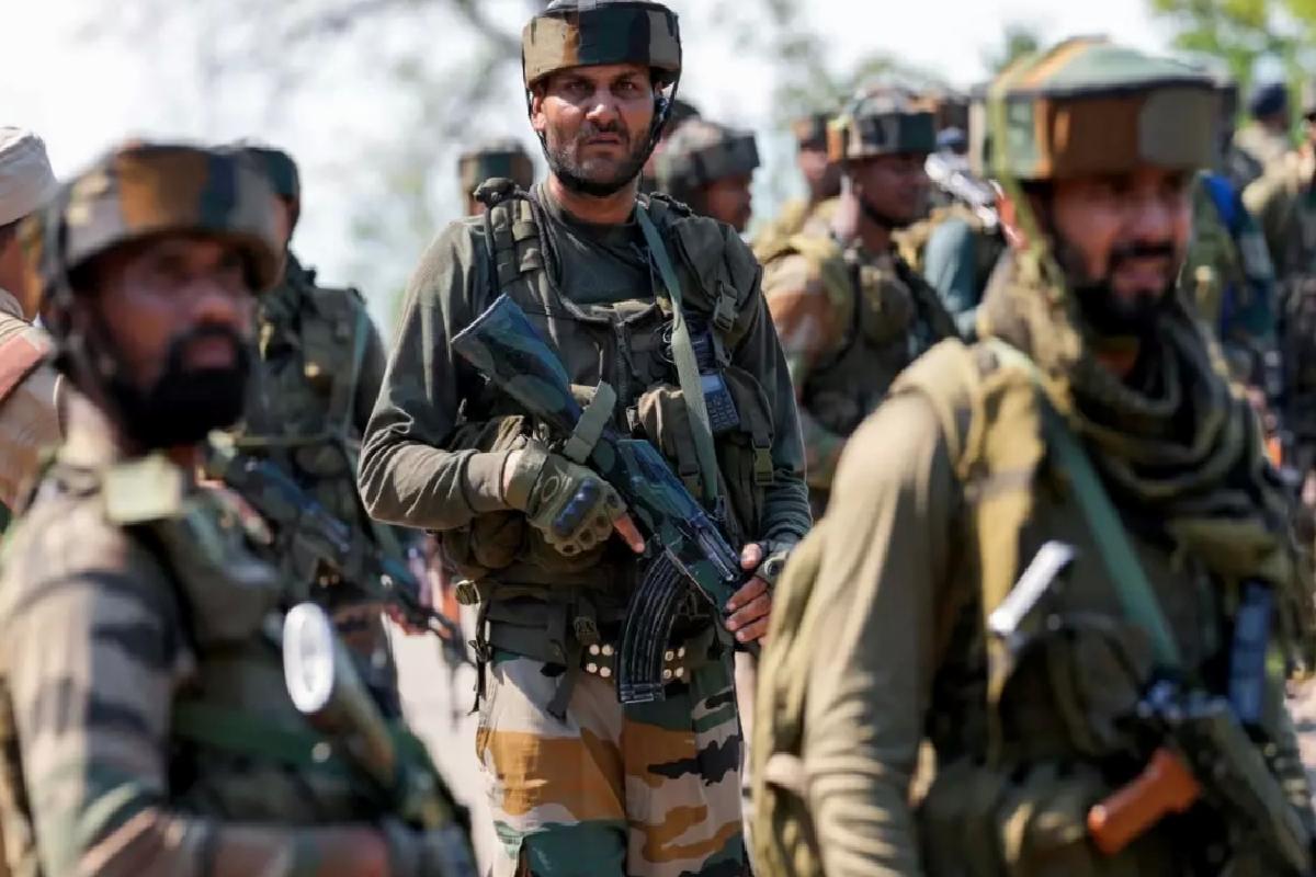 Hindistan 3 bölgeden saldırıyor: Pakistan’ın Keşmir bölgesinde çok sayıda patlama