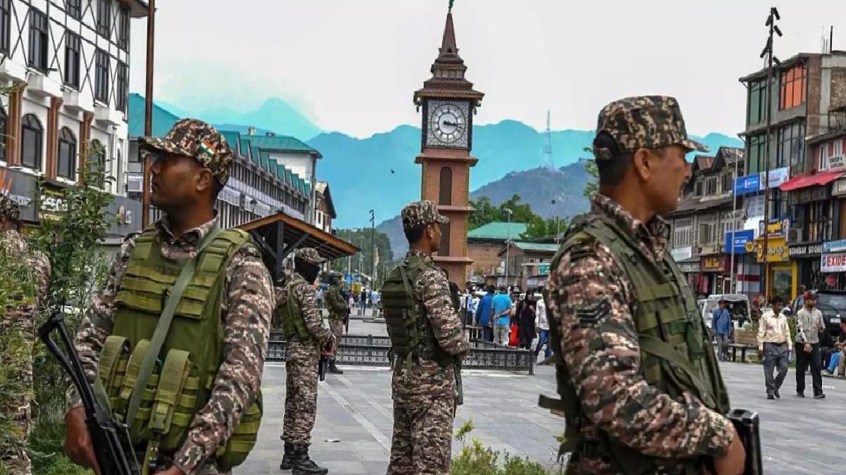 Hindistan’dan Pakistan’a Füze Saldırısı