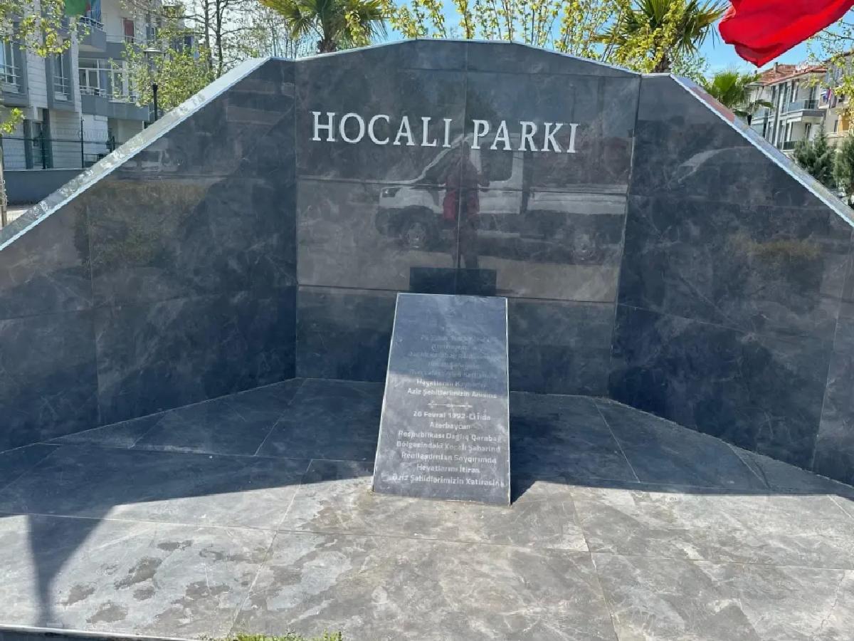 Hocalı Parkı’ndaki Hitabeye Zarar Verildi