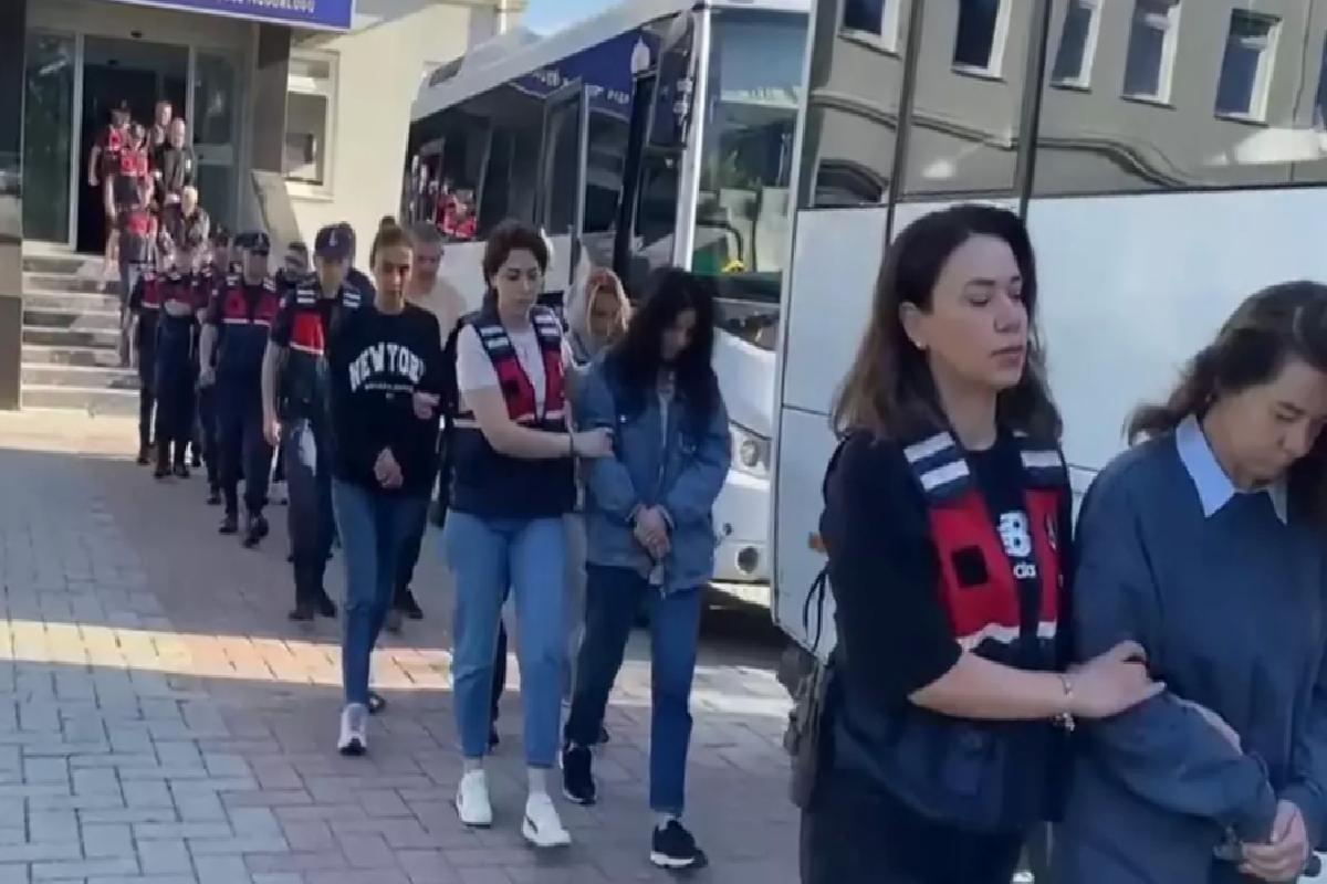 İBB’ye yönelik 3. dalga operasyonunda 13 kişi tutuklandı, 7 kişi adli kontrolle serbest kaldı.