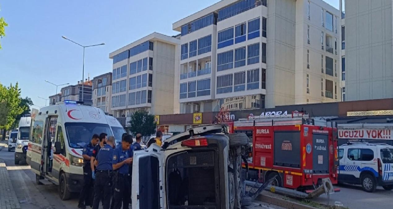 İhbara giden polisler kaza yaptı: 2’si polis, 5 yaralı
