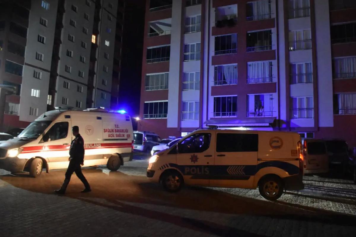 İki kardeş, boğazlarından kesilmiş halde ölü bulundu