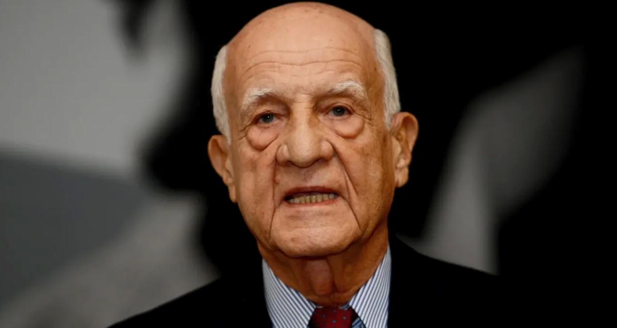 İnan Kıraç 44 yıl sonra görevini bıraktı