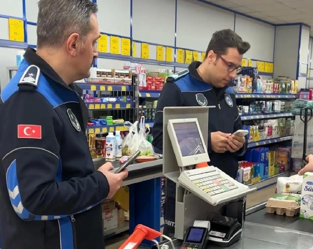 İnegöl Belediyesi Zabıta Müdürlüğü Marketlerde Kapsamlı Denetim Gerçekleştirdi