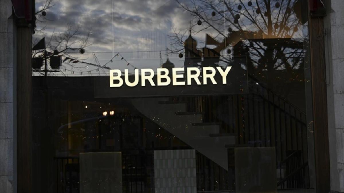 İngiliz Burberry 1.700 kişiyi işten çıkararak tasarrufa gideceğini açıkladı