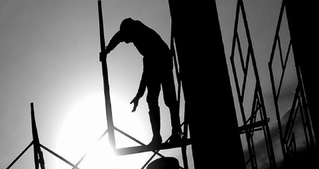 İngiltere’de hizmet sektörü Ekim 2023’ten beri ilk kez düştü