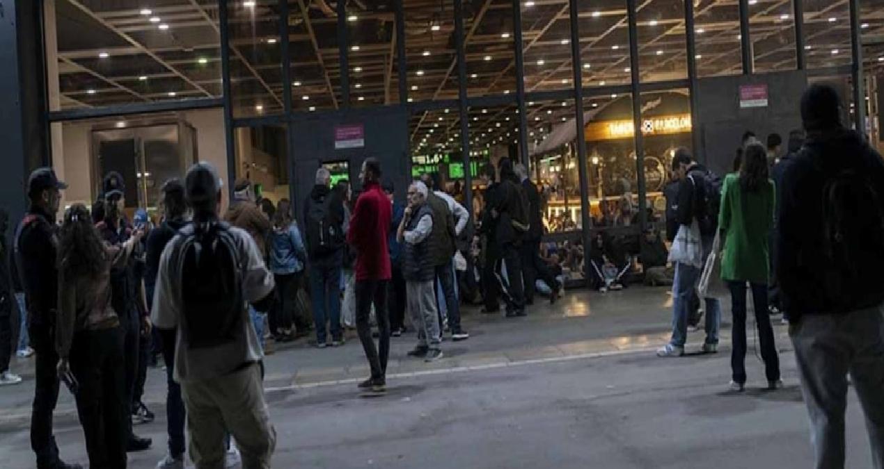 iPhone ya da Samsung değil: İspanya’daki elektrik kesintisinden sağ kurtulan tek telefonlar bunlar!