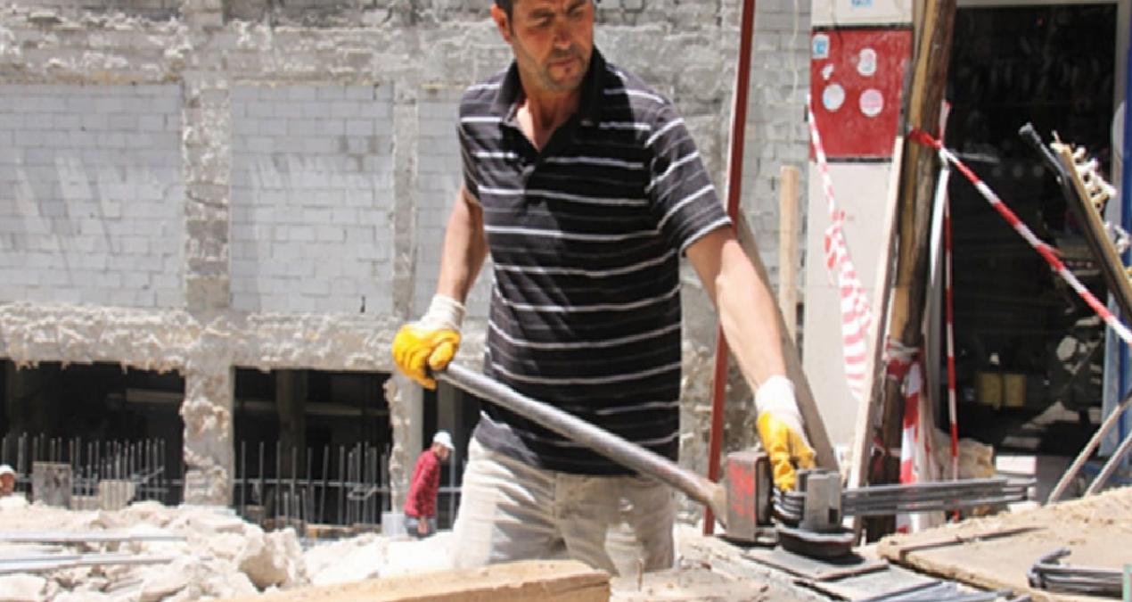 İşçiler kendi bayramına eksik maaşla girdi