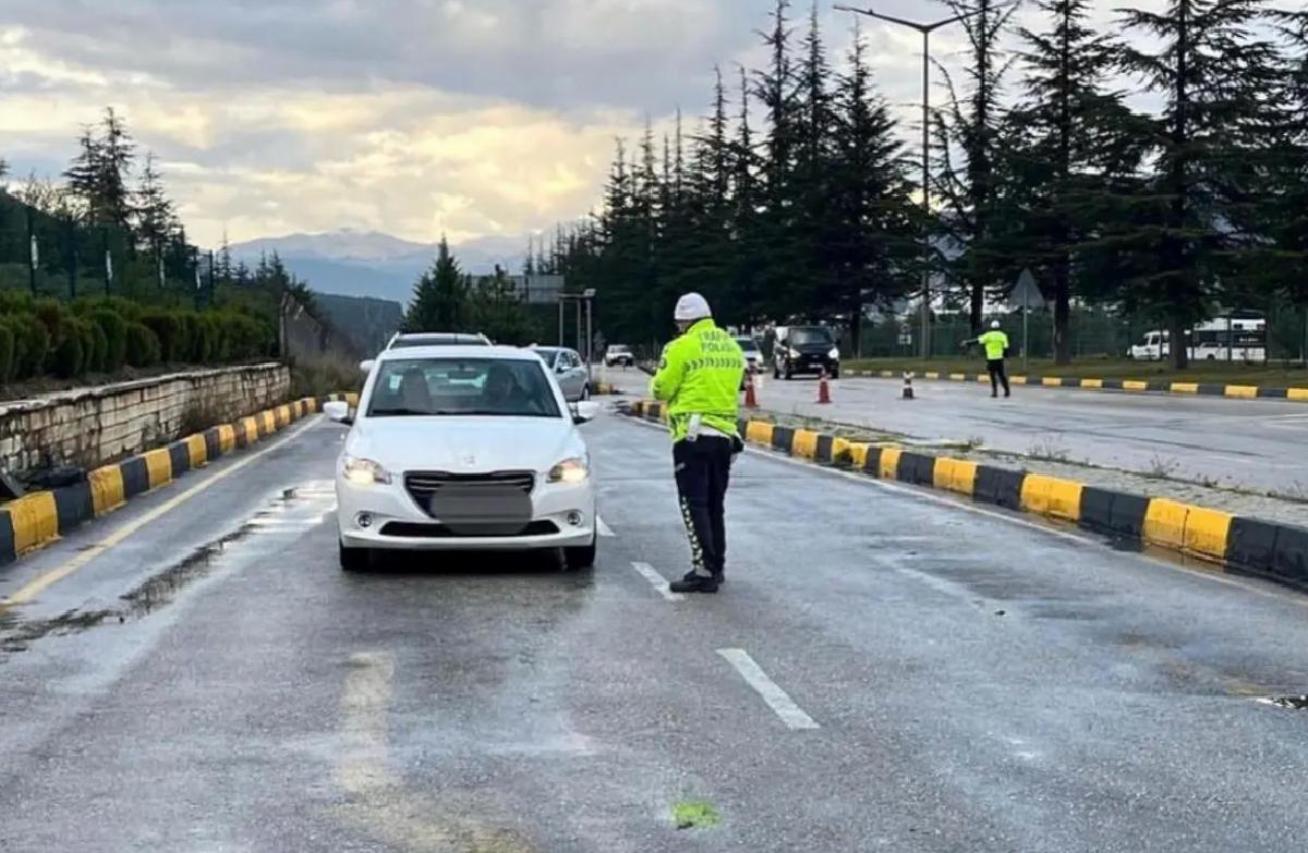 Isparta’da Polis Denetimlerinde 37 Bin Kişi Kontrol Edildi