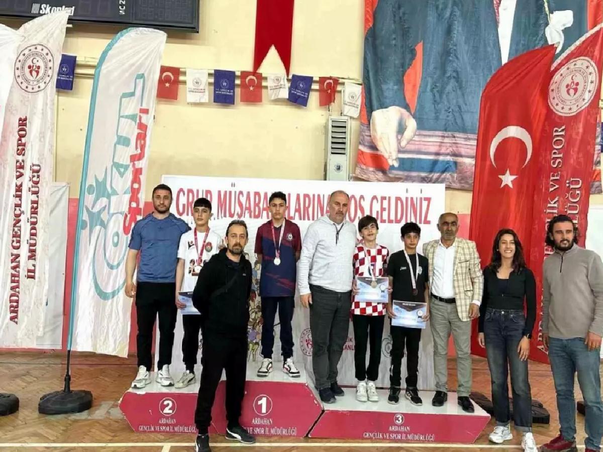 İspir’in Bilek Güreşi Zaferi