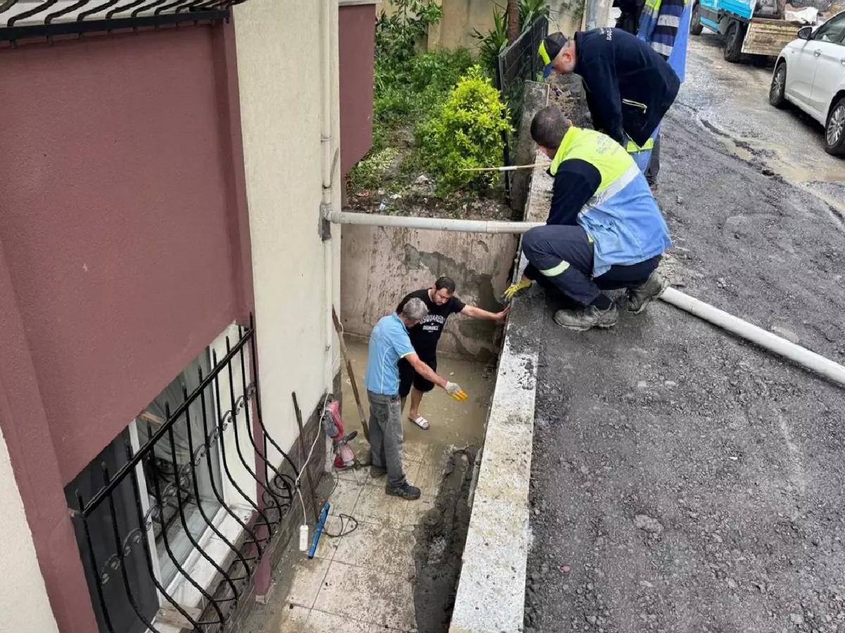 İstanbul’da aralıklarla düşen yağış hayatı olumsuz etkiliyor