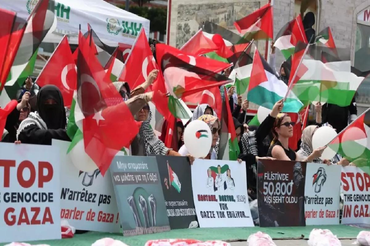 İstanbul’da kadınlardan Gazze’ye destek eylemi