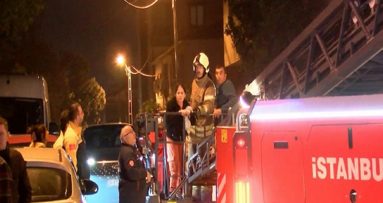 İstanbul’da mahalleyi sokağa döken yangın: Mahur kalanlar oldu