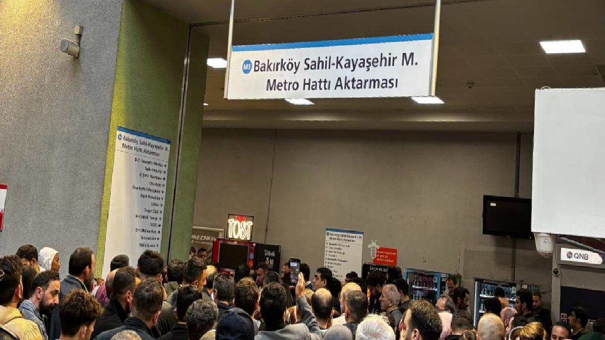 İstanbul’da metro arızası nedeniyle yoğunluk oluştu