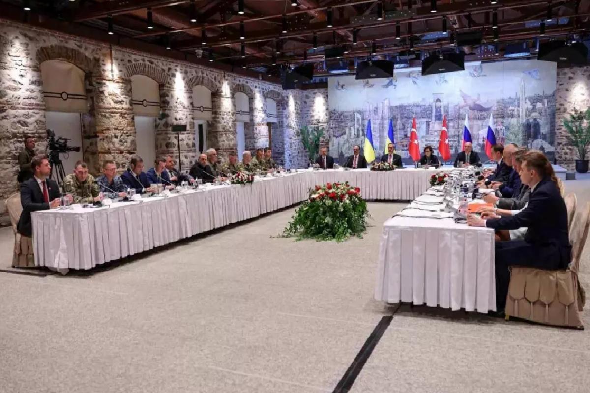 İstanbul’da Türkiye-Rusya-Ukrayna Üçlü Toplantısı
