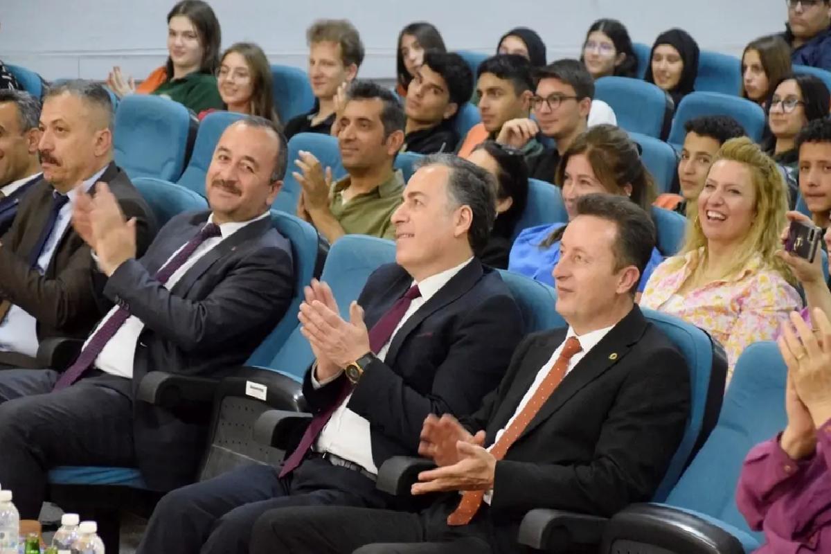 İZDSO’dan Turgutlu’ya Klasik Müzik Konseri