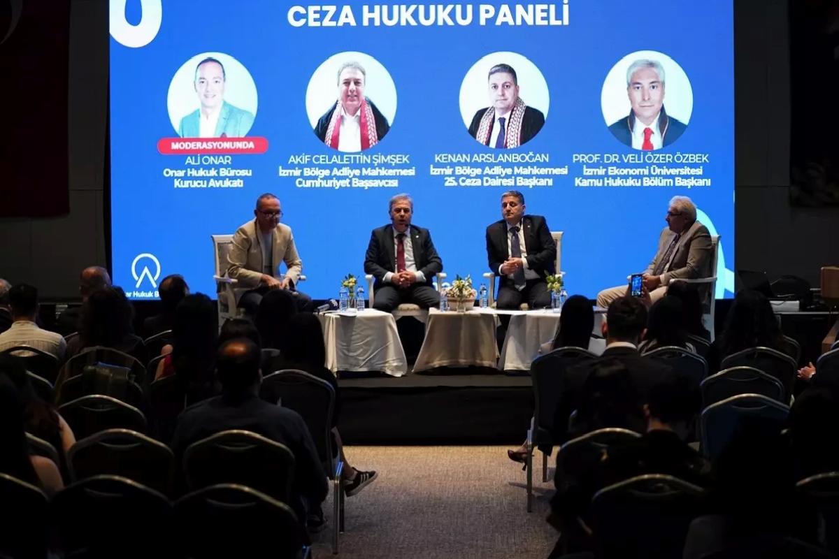 İzmir’de Hukuk Festivali Başladı