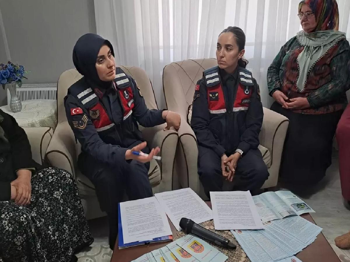 Jandarma, Kırsalda Dolandırıcılığa Dikkat Çekiyor