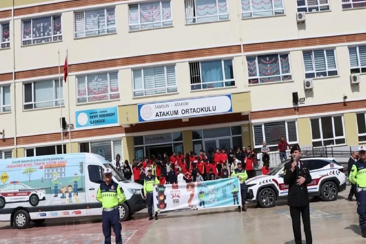 Jandarmadan Öğrencilere Trafik Eğitimi