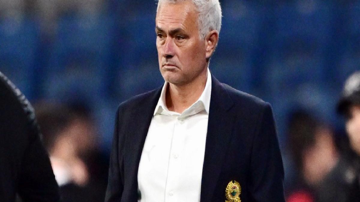 Jose Mourinho, ilk 11’i bir kez daha değiştirdi
