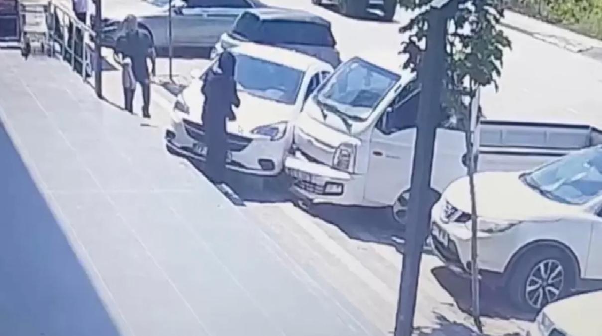 Kadıköy’de Kaza: Genç Kız Otomobilin Altında Kaldı