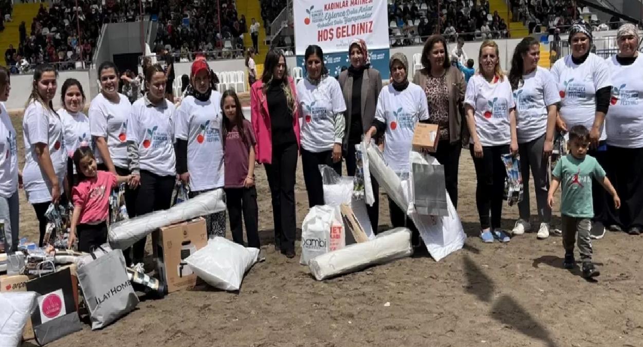 Kadınlar Kumluca Festivali’nde Yarıştı