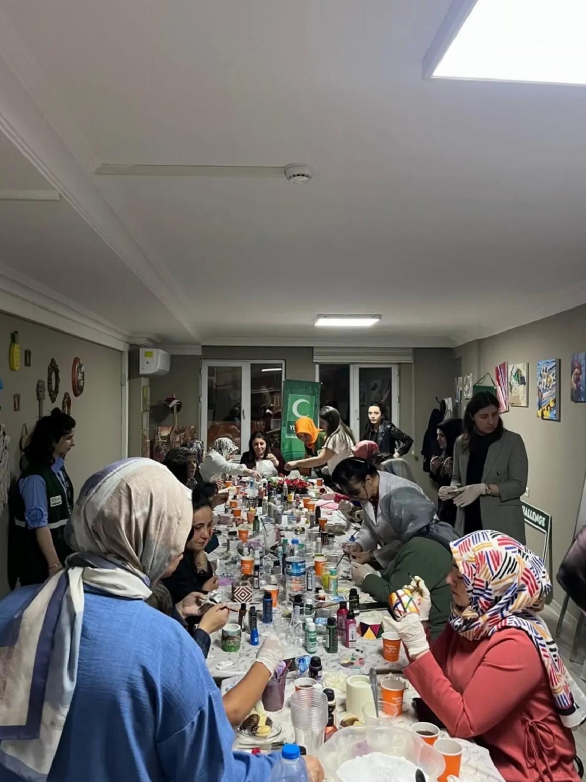 Kadınlara Saksı Yapımı Atölyesi