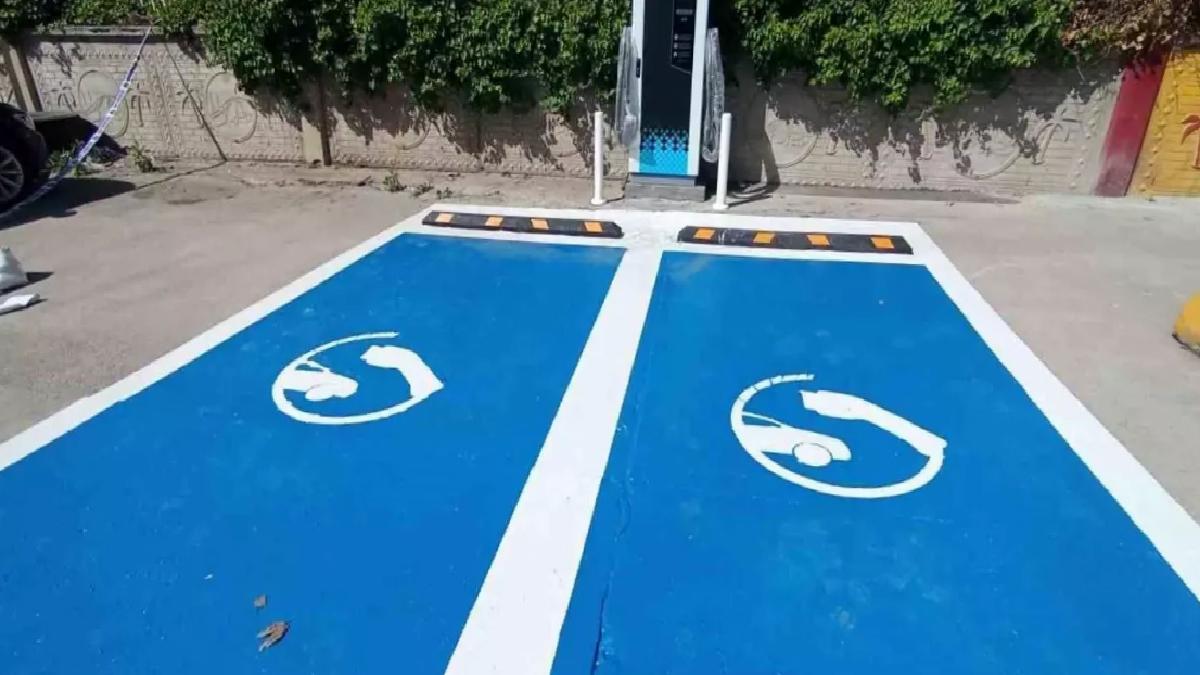 Kahta’da İlk Elektrikli Araç Şarj İstasyonu Hizmete Girdi