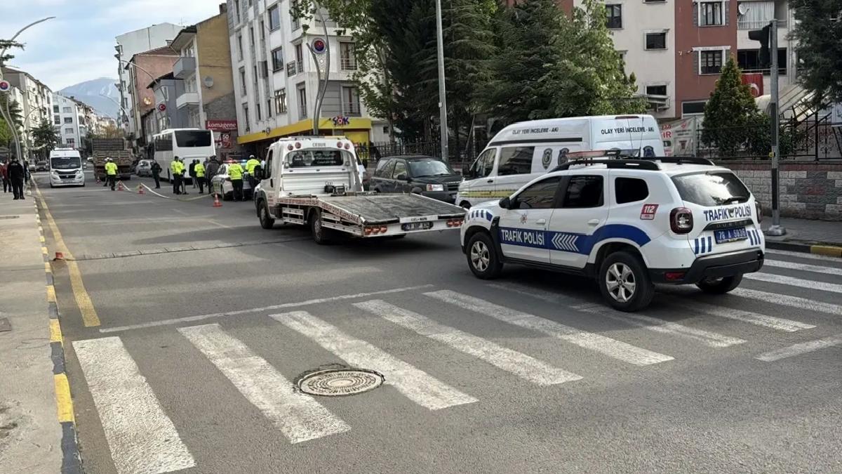 Kamyon Çarpan Yaya Hayatını Kaybetti