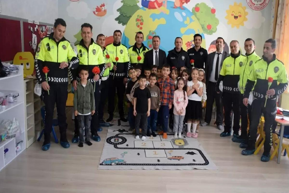 Kangal’da Trafik Haftası Etkinliği