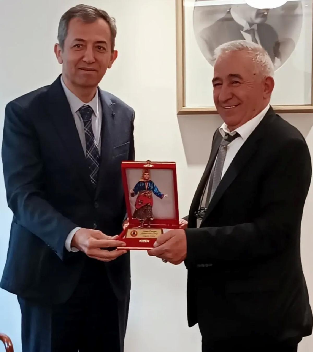 Karaşarlılar Derneği’nden Ali Arif Özzeybek’e Ziyaret
