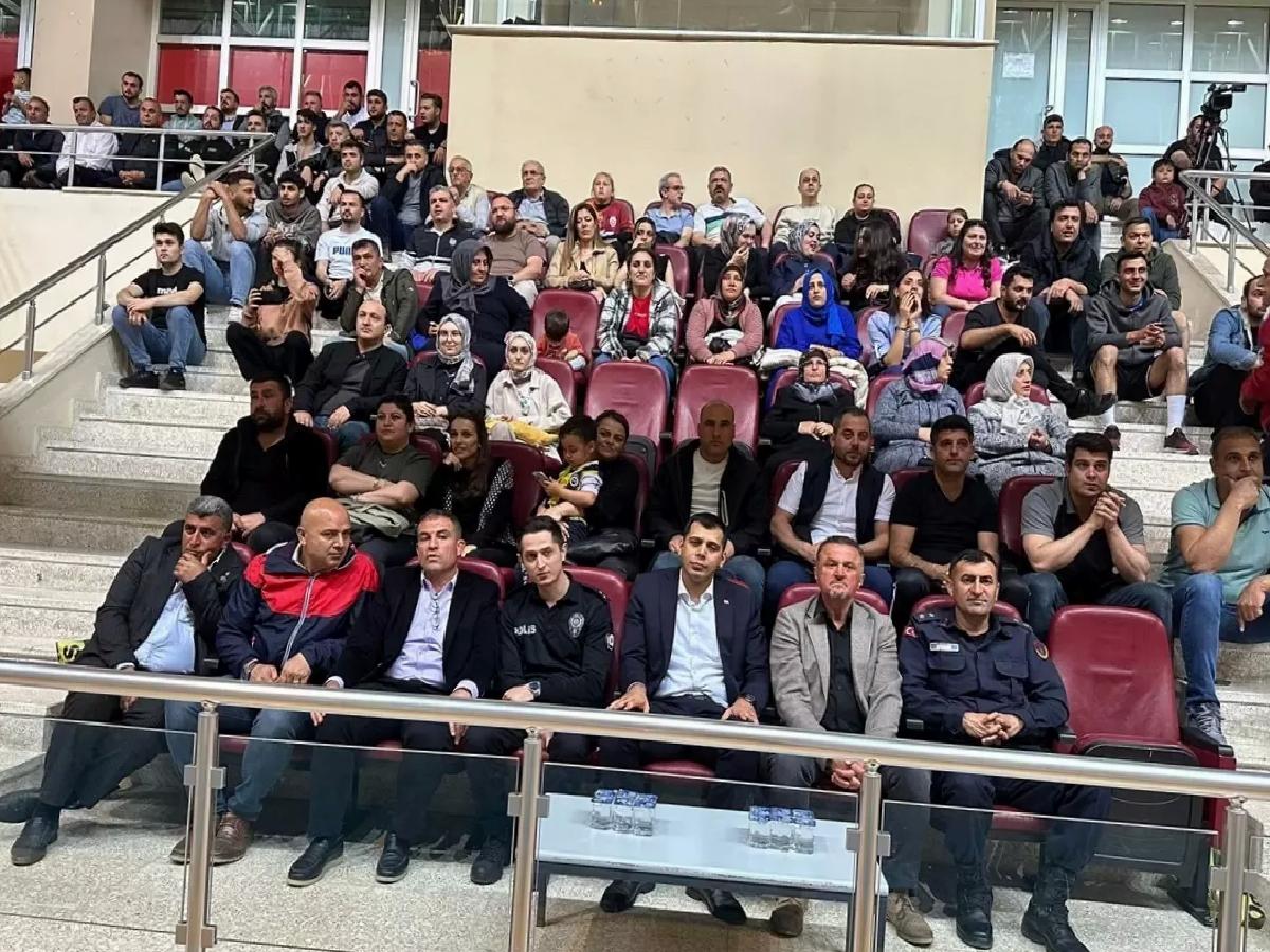Kargı Voleybol Turnuvası’nın Şampiyonu Orman İşletme Müdürlüğü