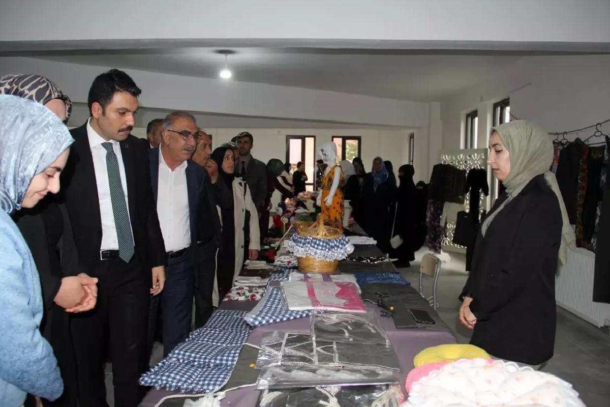 Karlıova’da El Emeği Sergisi
